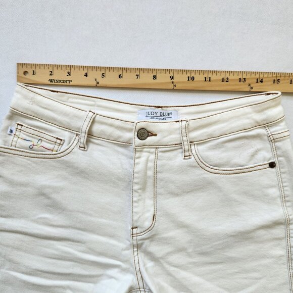 Judy Blue Rainbow Road Ecru Shorts Embroidered Frayed Hem Soft Stretchy Cute - Picture 11 of 13